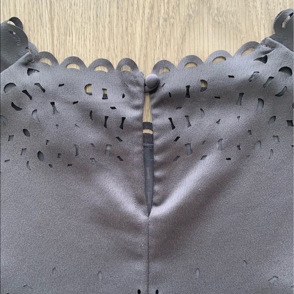 Banana Republic Limited Edition Eyelet Flutter Top - Picture 3 of 6